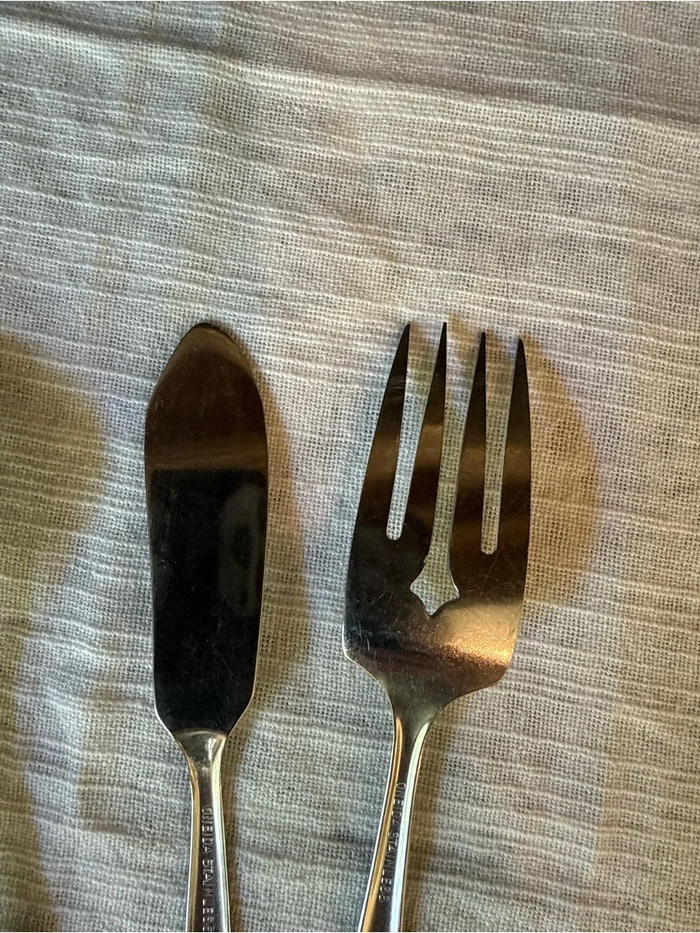 Oneida Stainless Steel Serving Forks, Spoon & Knife Set - Silver Finish